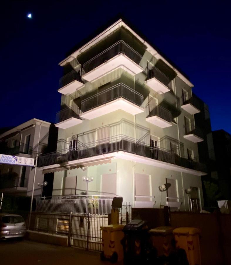 Villa Derna Римини Екстериор снимка