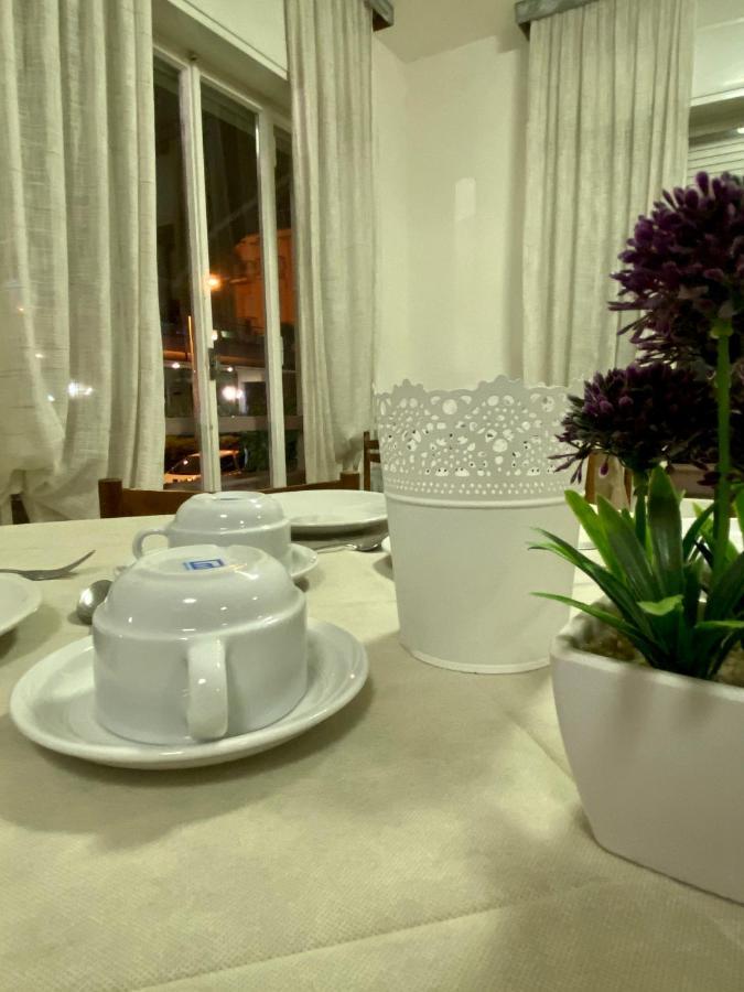 Villa Derna Римини Екстериор снимка