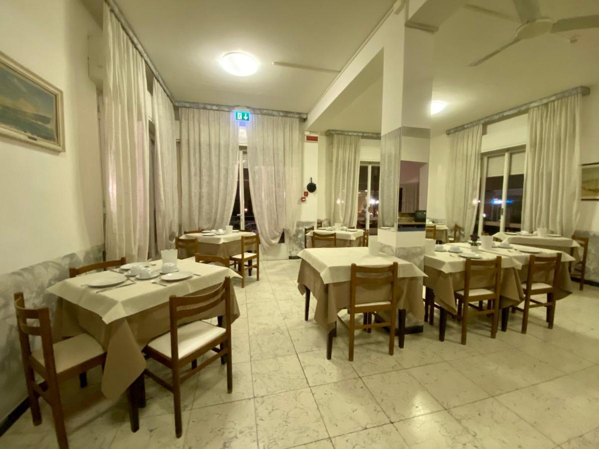 Villa Derna Римини Екстериор снимка