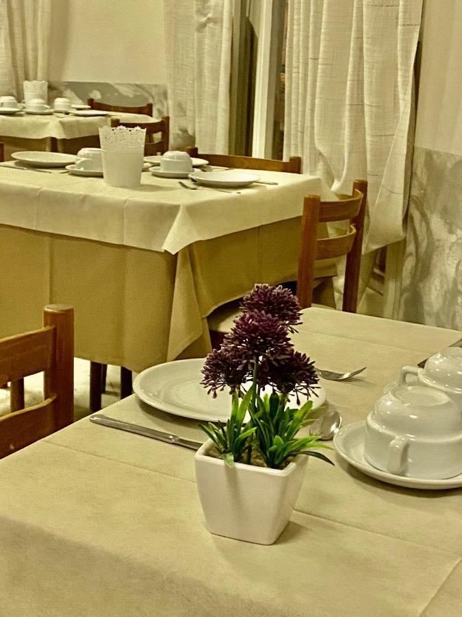 Villa Derna Римини Екстериор снимка
