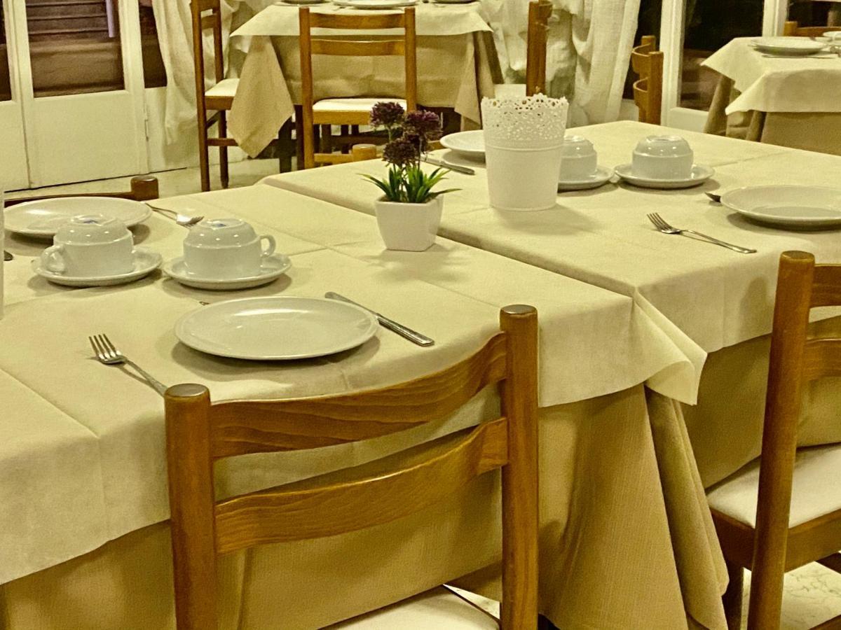 Villa Derna Римини Екстериор снимка
